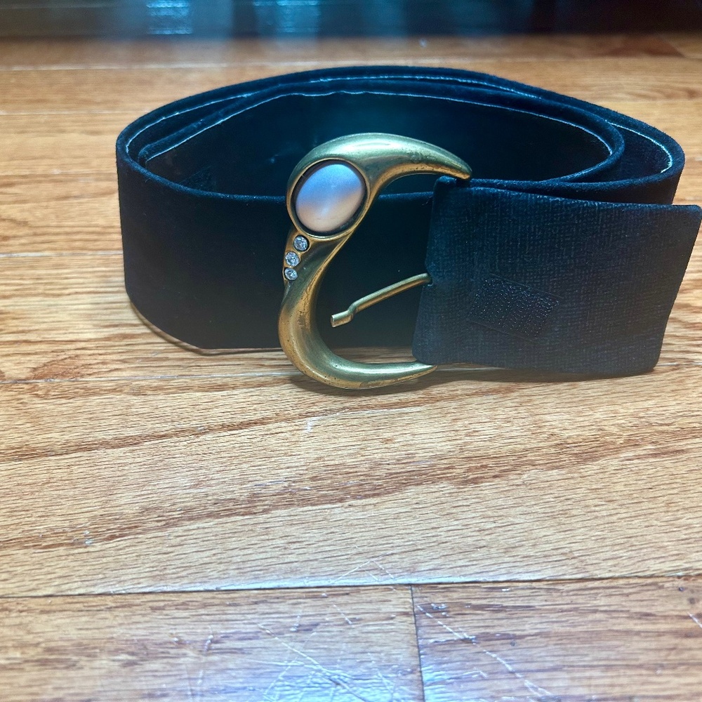 Suzi Roher Accessories Vintage Black Suede Wide Belt with Brass Buckle 28-30” S